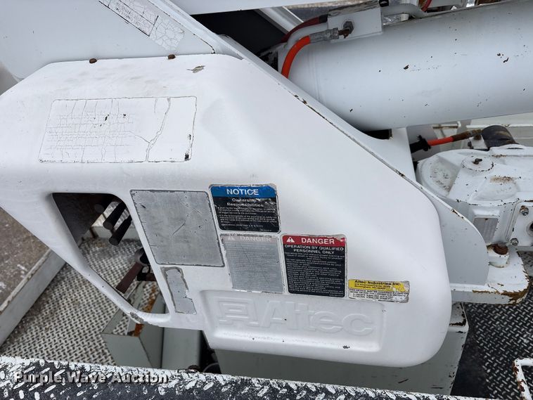 image for item FK1112 2003 International 4300 SBA bucket truck