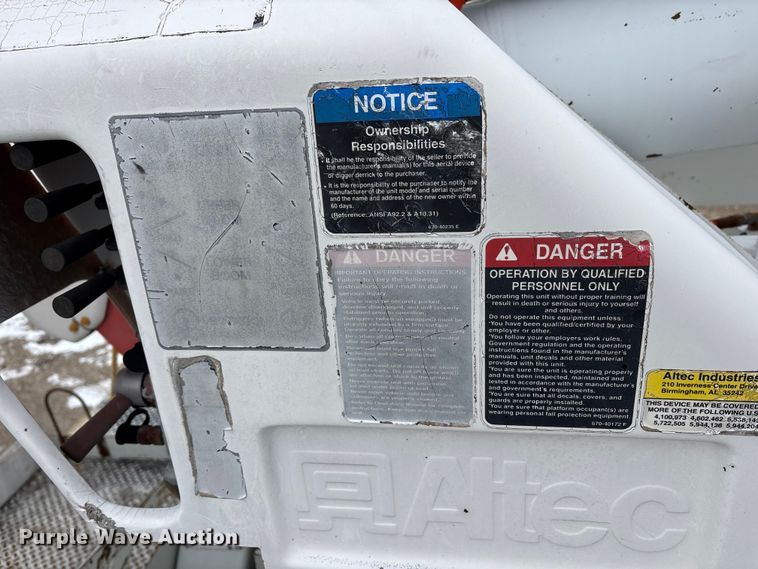 image for item FK1112 2003 International 4300 SBA bucket truck