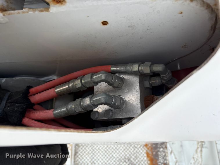 image for item FK1112 2003 International 4300 SBA bucket truck