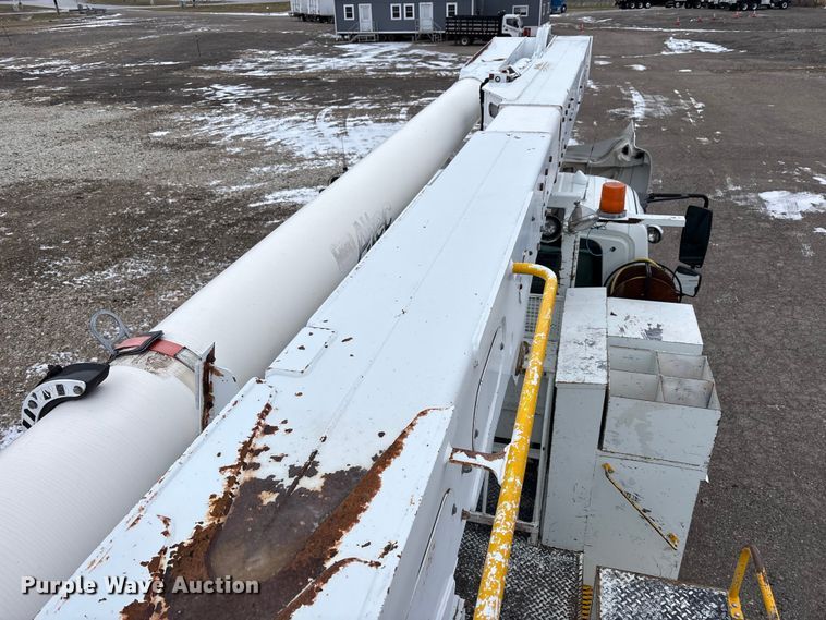 image for item FK1112 2003 International 4300 SBA bucket truck