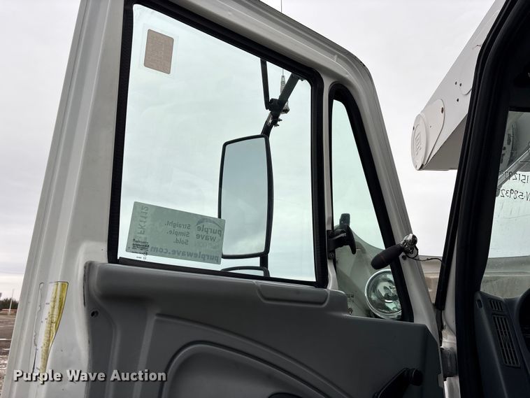 image for item FK1112 2003 International 4300 SBA bucket truck