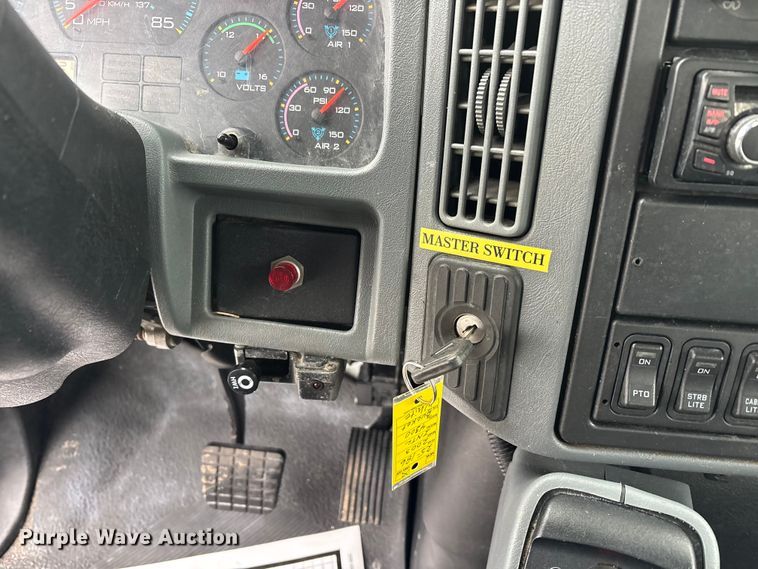 image for item FK1112 2003 International 4300 SBA bucket truck