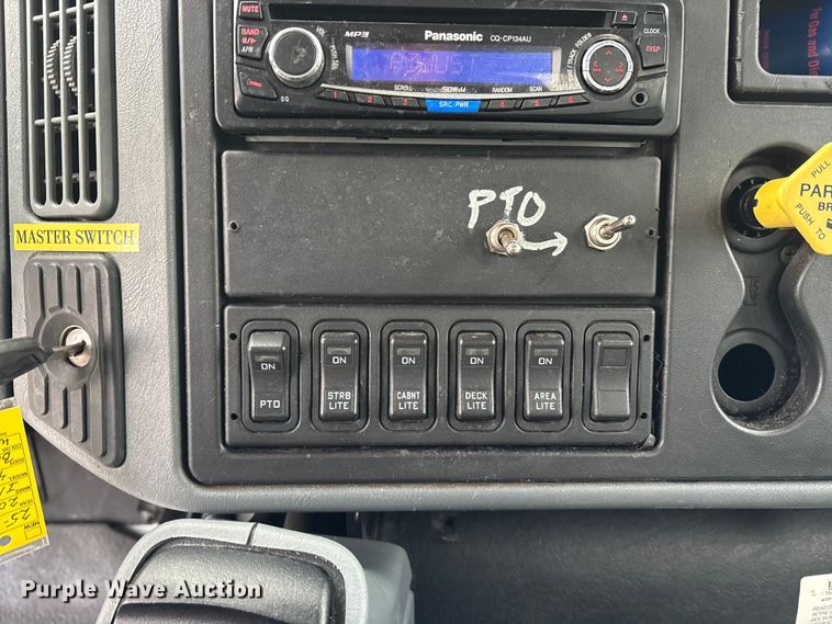 image for item FK1112 2003 International 4300 SBA bucket truck