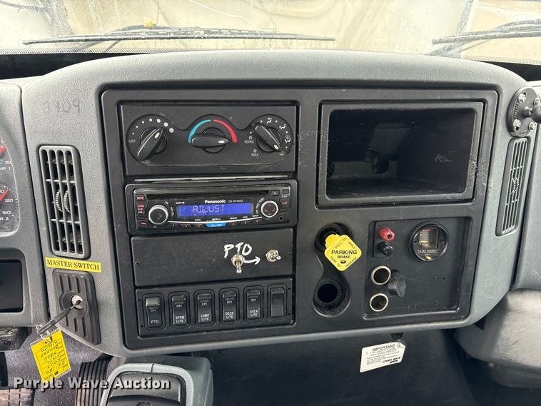 image for item FK1112 2003 International 4300 SBA bucket truck