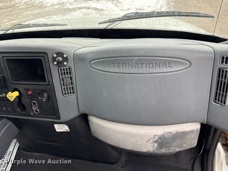 image for item FK1112 2003 International 4300 SBA bucket truck