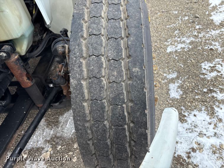 image for item FK1112 2003 International 4300 SBA bucket truck