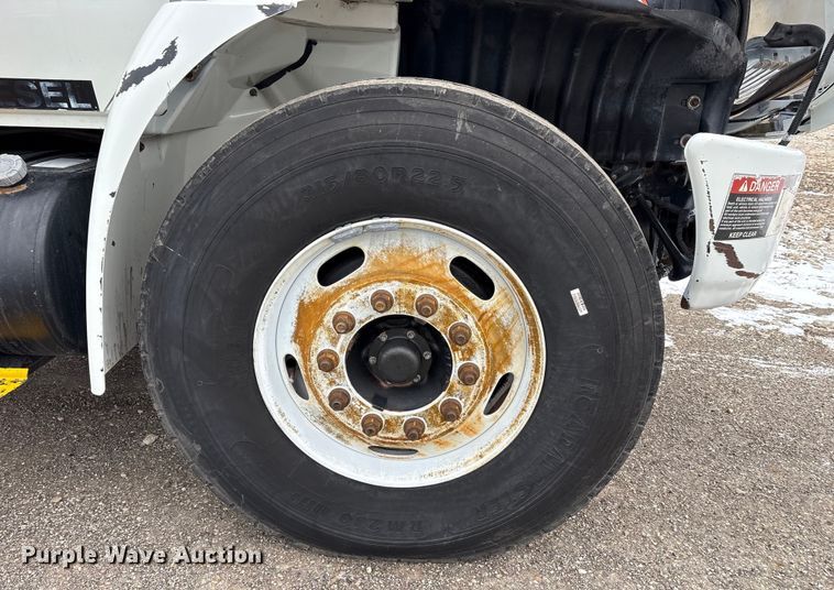 image for item FK1112 2003 International 4300 SBA bucket truck