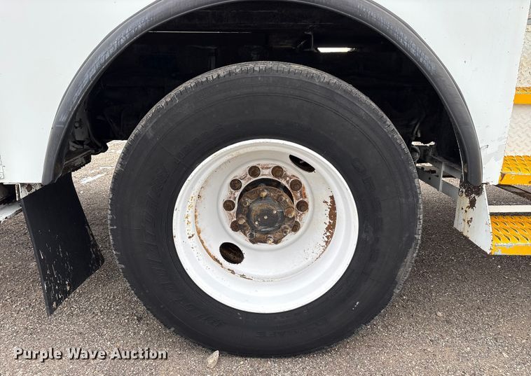 image for item FK1112 2003 International 4300 SBA bucket truck