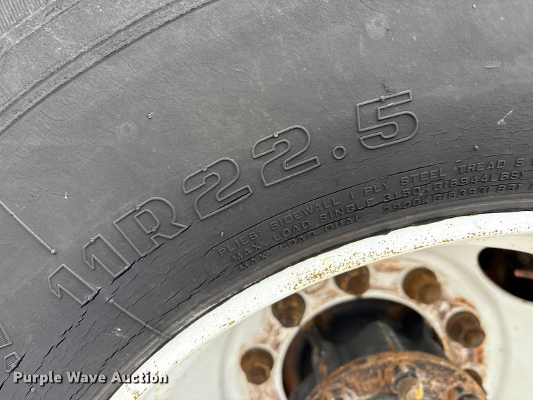 image for item FK1112 2003 International 4300 SBA bucket truck