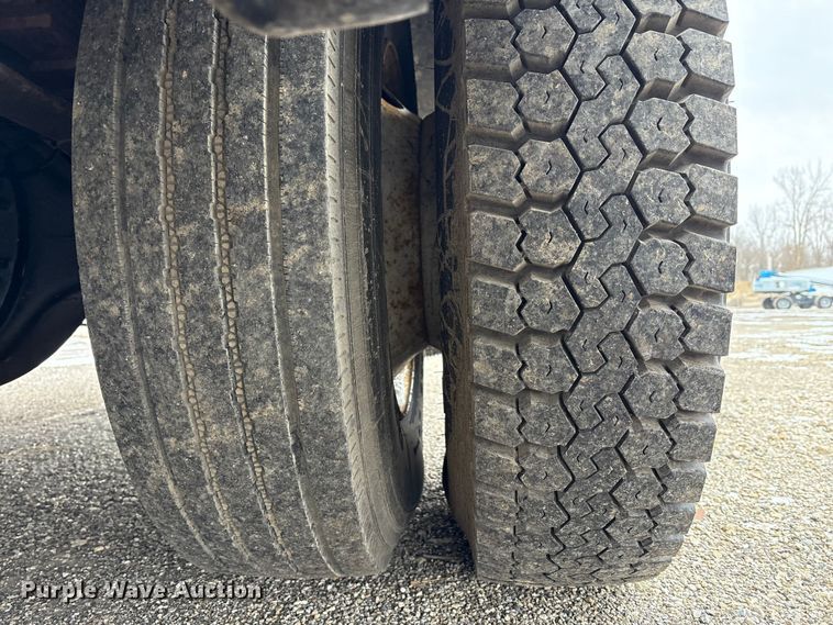 image for item FK1112 2003 International 4300 SBA bucket truck