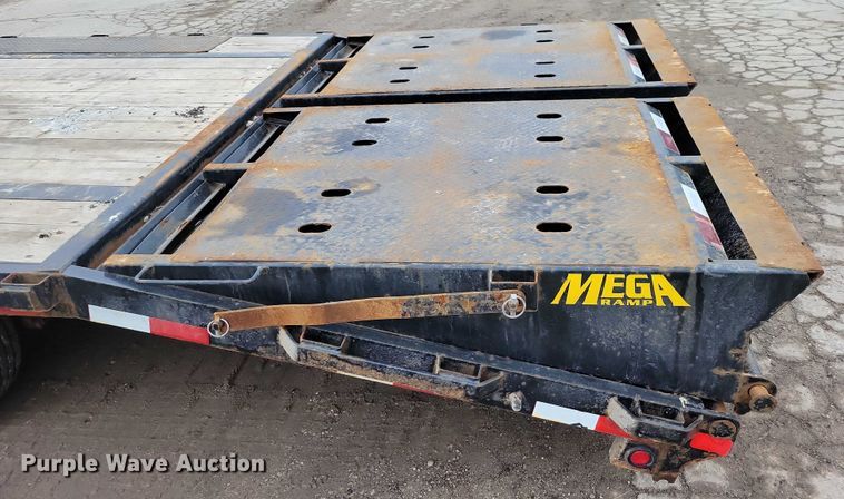 image for item NO9862 2022 BigTex 16GN equipment trailer