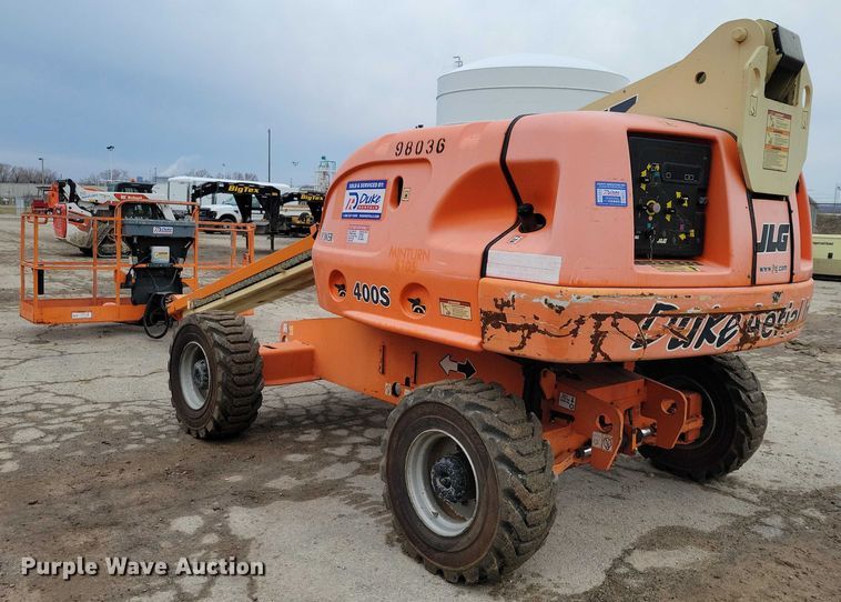 image for item NO9863 2006 JLG 400S boom lift