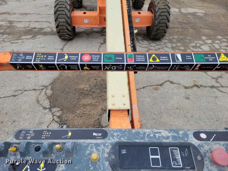 image for item NO9863 2006 JLG 400S boom lift