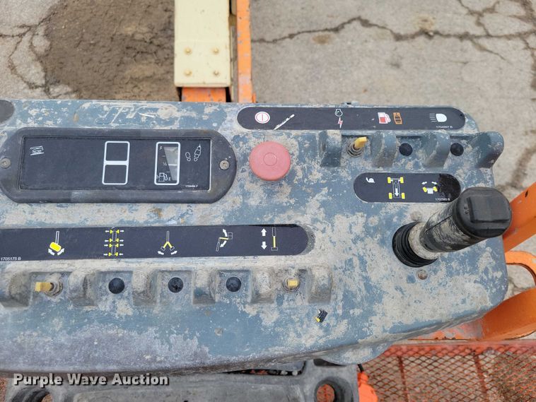 image for item NO9863 2006 JLG 400S boom lift