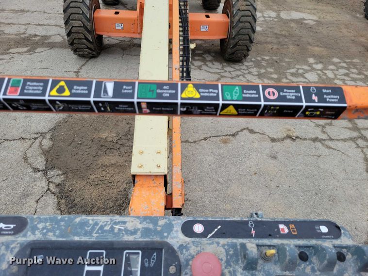 image for item NO9863 2006 JLG 400S boom lift