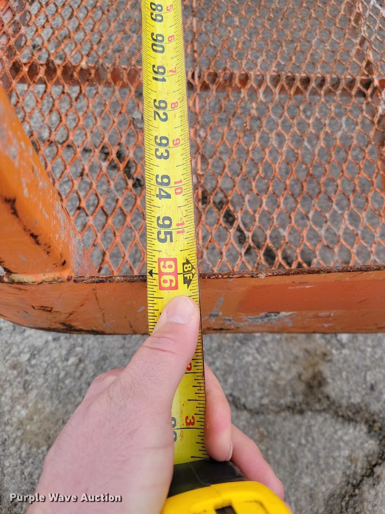 image for item NO9863 2006 JLG 400S boom lift