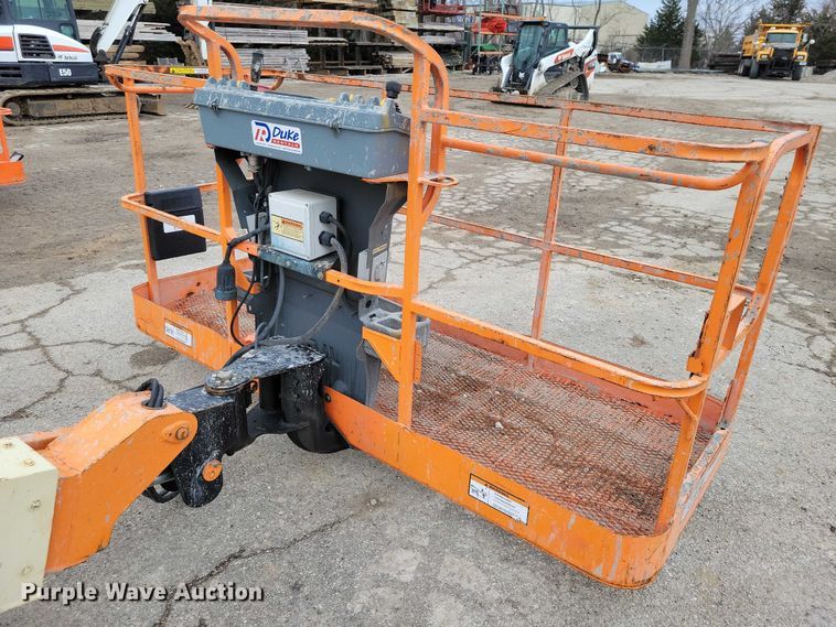 image for item NO9863 2006 JLG 400S boom lift