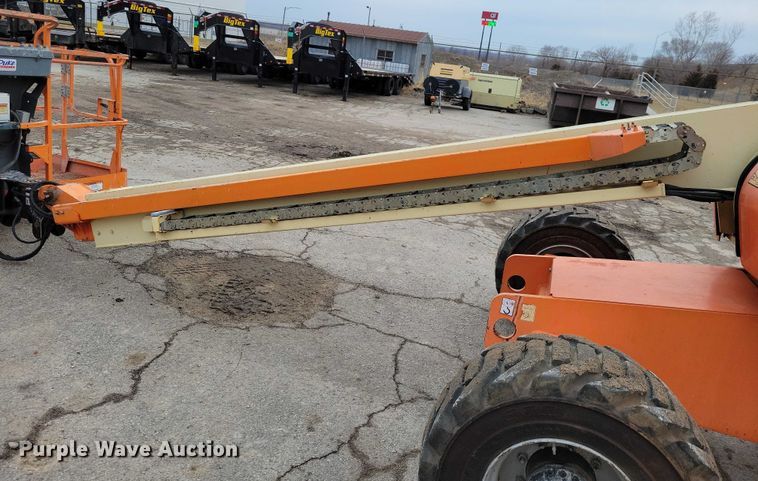 image for item NO9863 2006 JLG 400S boom lift
