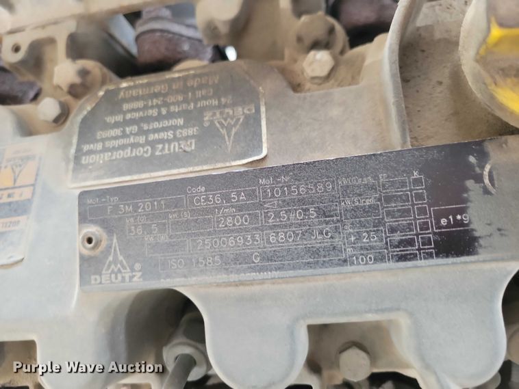 image for item NO9863 2006 JLG 400S boom lift