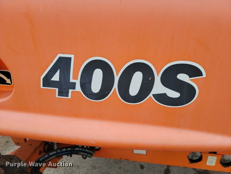 image for item NO9863 2006 JLG 400S boom lift