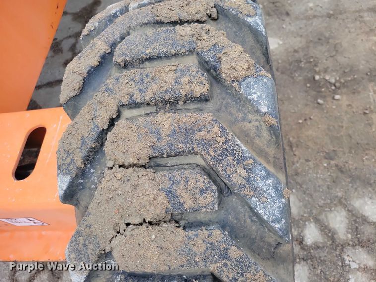 image for item NO9863 2006 JLG 400S boom lift