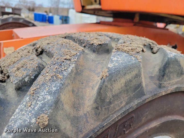 image for item NO9863 2006 JLG 400S boom lift