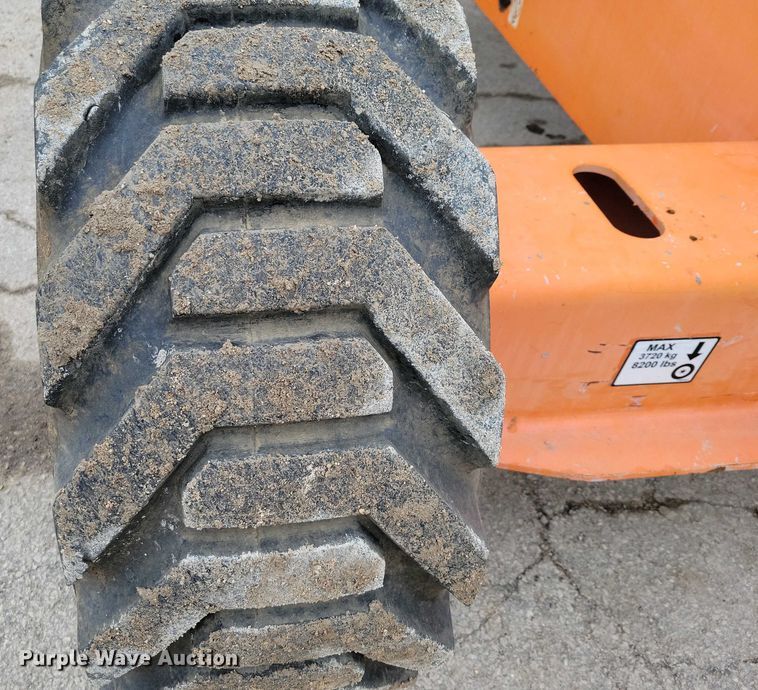 image for item NO9863 2006 JLG 400S boom lift