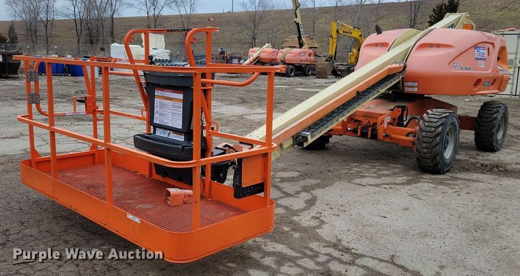 image for item NO9864 2007 JLG 400S boom lift