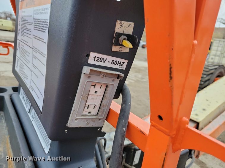 image for item NO9864 2007 JLG 400S boom lift