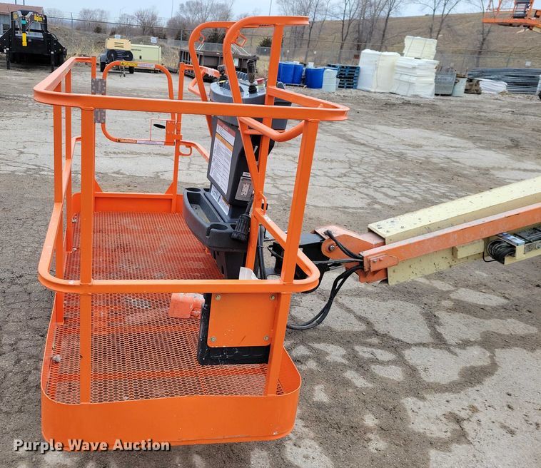 image for item NO9864 2007 JLG 400S boom lift