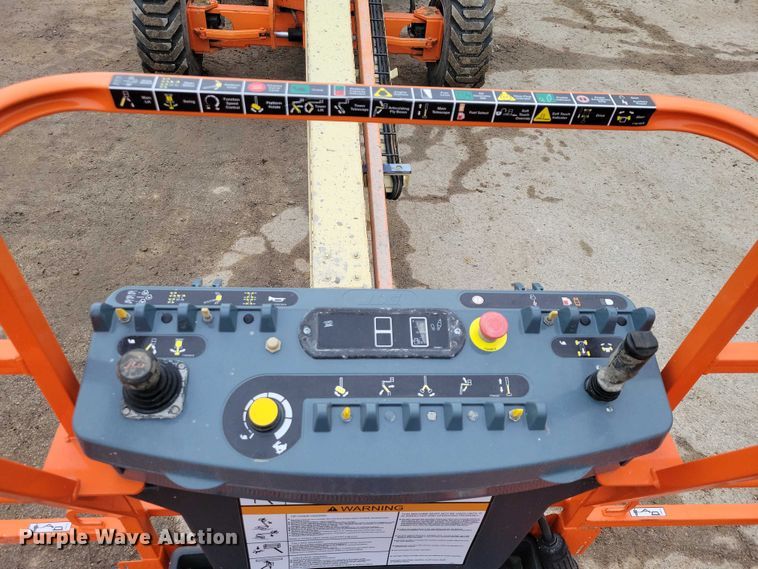 image for item NO9864 2007 JLG 400S boom lift