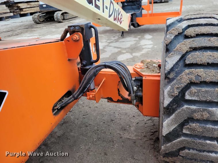 image for item NO9864 2007 JLG 400S boom lift