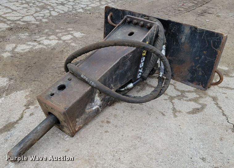 image for item NO9865 Bobcat MB5570 skid steer breaker