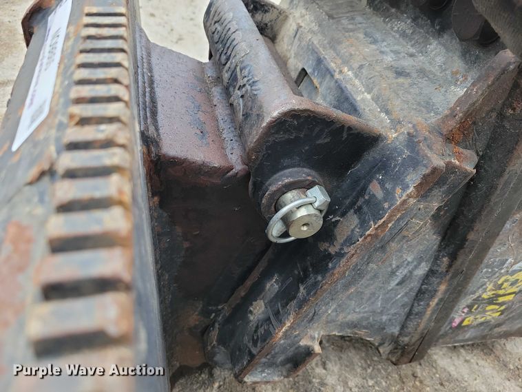 image for item NO9865 Bobcat MB5570 skid steer breaker