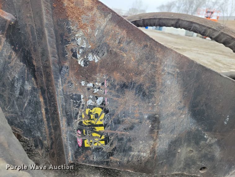 image for item NO9865 Bobcat MB5570 skid steer breaker