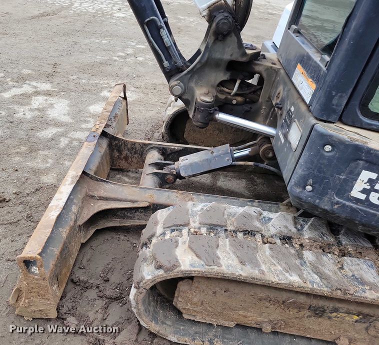 image for item NO9866 2017 Bobcat E50 mini excavator
