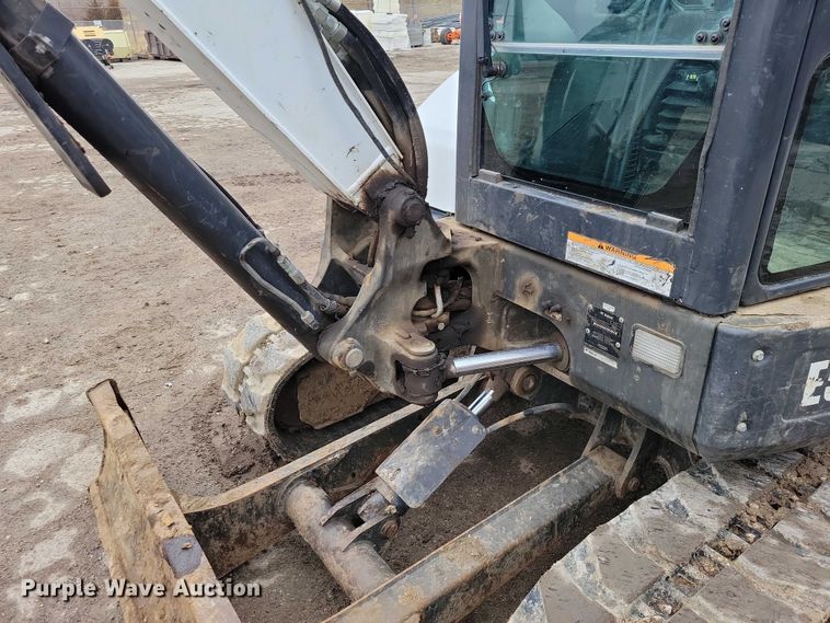 image for item NO9866 2017 Bobcat E50 mini excavator
