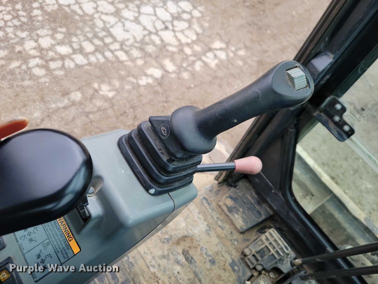 image for item NO9866 2017 Bobcat E50 mini excavator