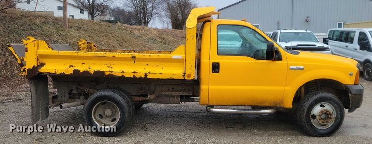 image for item NO9868 2005 Ford F350 dump bed pickup truck