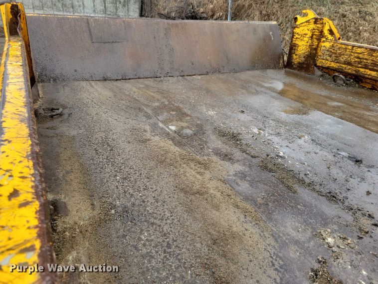 image for item NO9868 2005 Ford F350 dump bed pickup truck