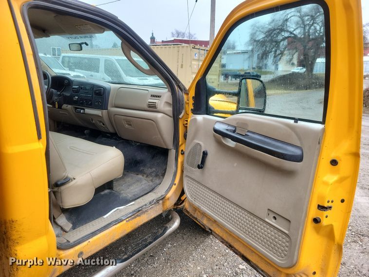 image for item NO9868 2005 Ford F350 dump bed pickup truck