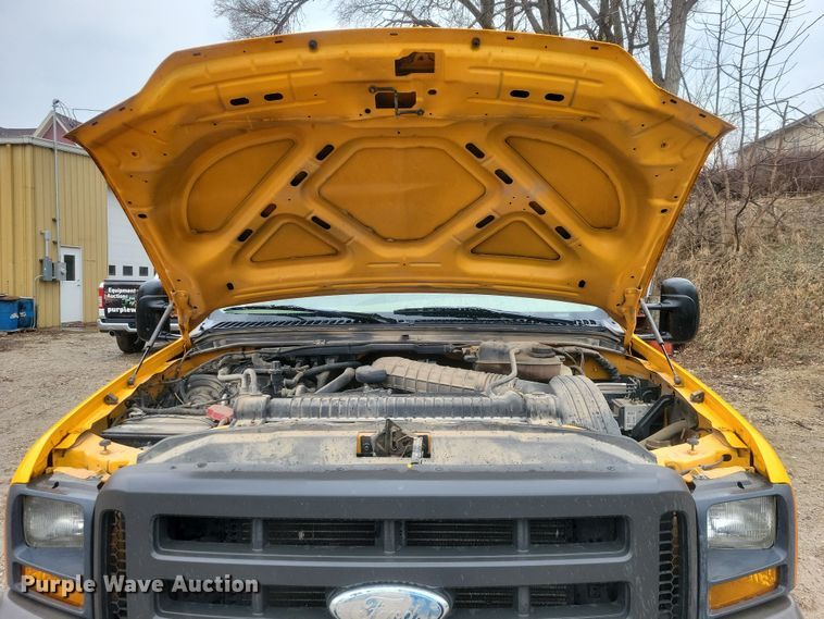 image for item NO9868 2005 Ford F350 dump bed pickup truck