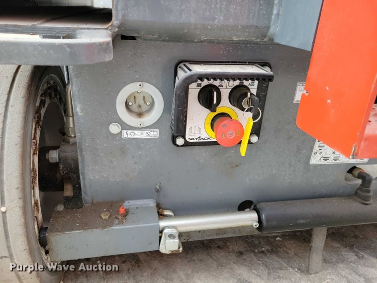 image for item NO9869 2020 SkyJack SJ4726 scissor lift