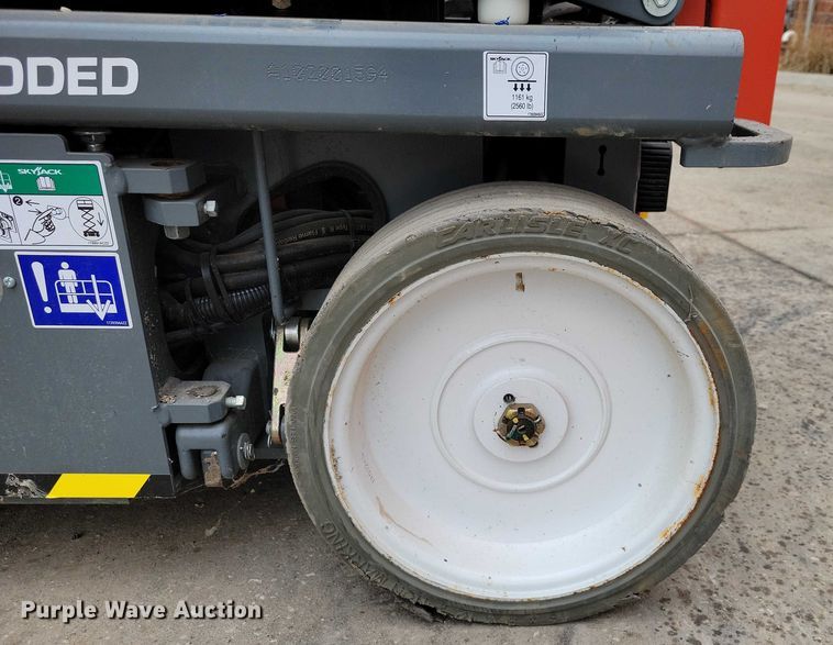 image for item NO9869 2020 SkyJack SJ4726 scissor lift