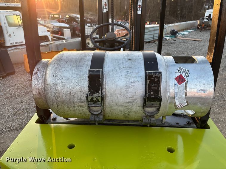 image for item OE9265 Clark GCX25 forklift