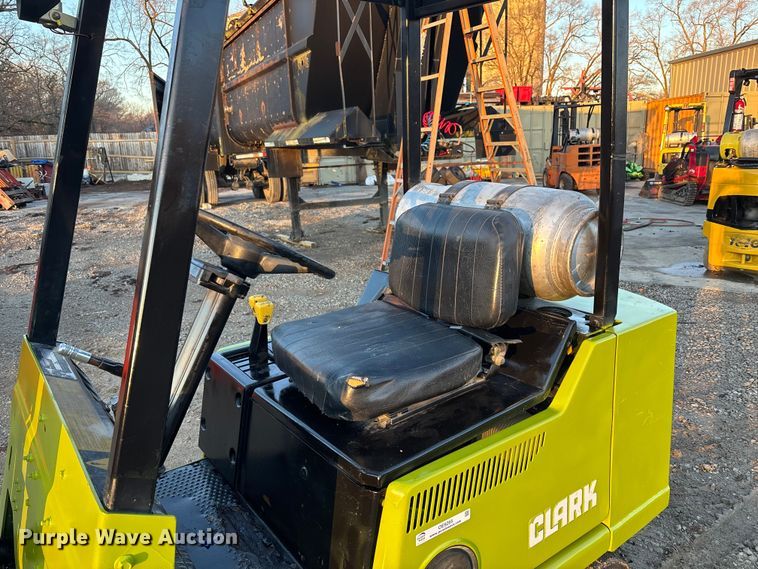 image for item OE9265 Clark GCX25 forklift