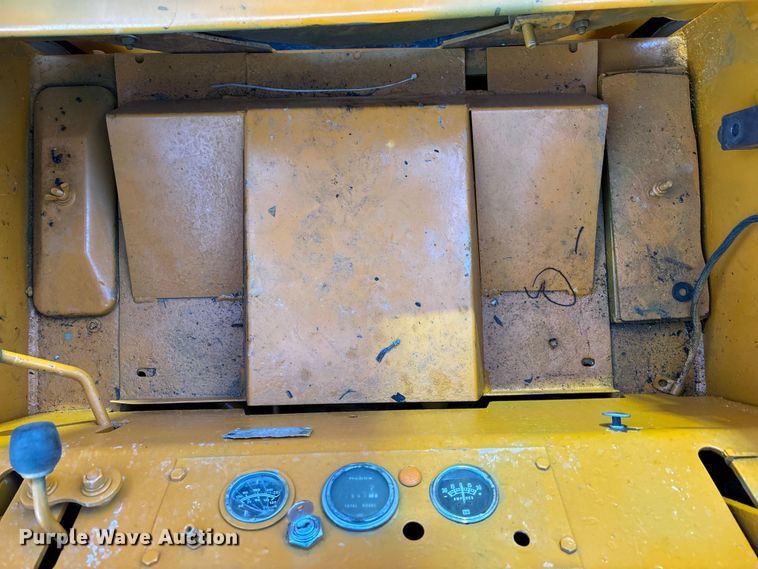 image for item OE9266 1980 Case 1835 C skid steer loader