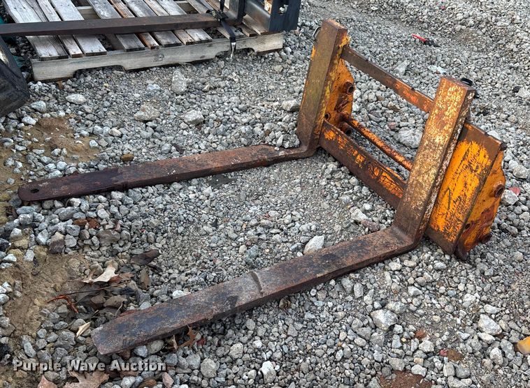 image for item OE9266 1980 Case 1835 C skid steer loader