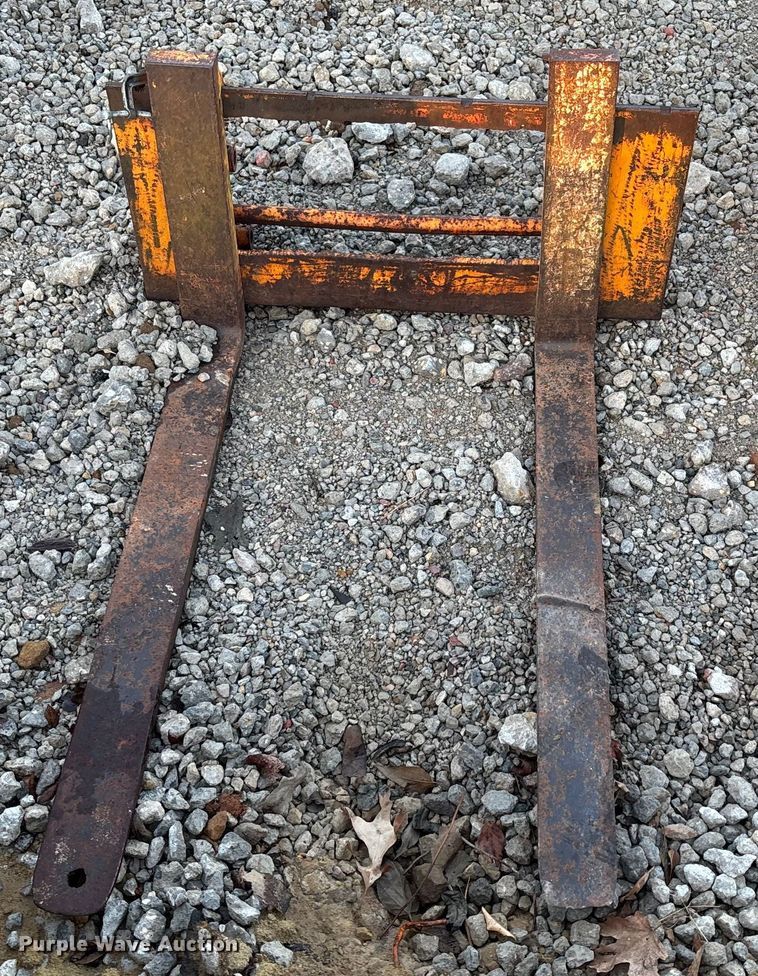 image for item OE9266 1980 Case 1835 C skid steer loader