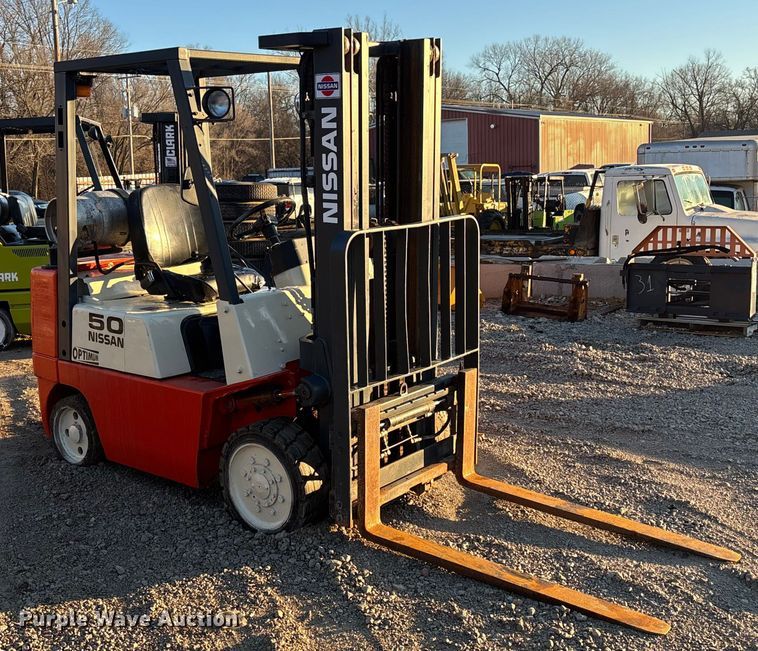 MONTACARGAS NISSAN 50